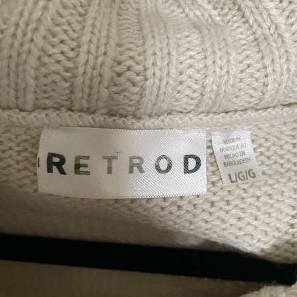 Cream Knitted Poncho - Picture 4 of 4